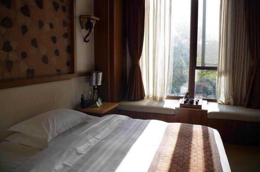 Jiezi Ancient Town Qingchengshan Huifeng Hotel מראה חיצוני תמונה