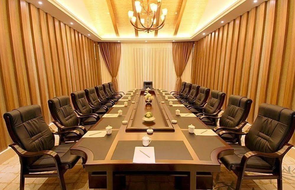Jiezi Ancient Town Qingchengshan Huifeng Hotel מראה חיצוני תמונה